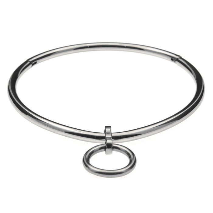 Curve Bar Collar with Floating Ring tilted view